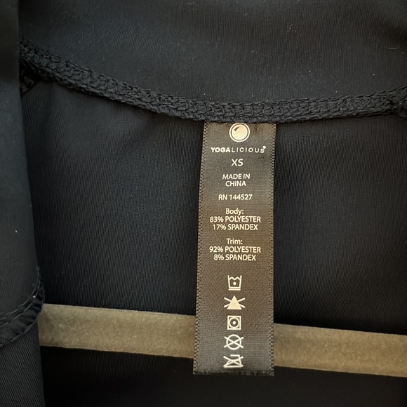 Yogalicous Light Jacket Streamline Full Zipper - Like New - X-Small - Picture 2 of 4